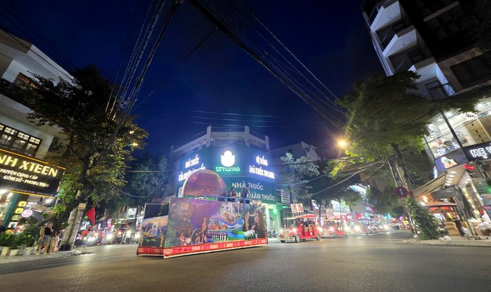 Gia Lai tưng bừng lễ hội đường phố “Sắc màu biển cả”- Ảnh 13. Gia Lai tưng bừng lễ hội đường phố “Sắc màu biển cả”- Ảnh 13.