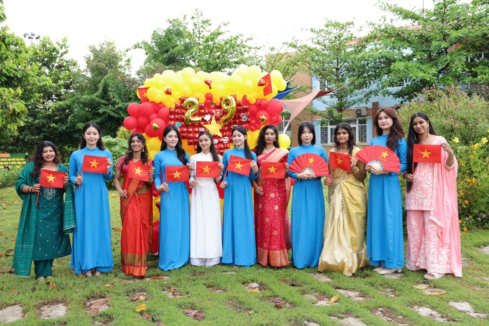 Cần Thơ: Sinh viên Ấn Độ rộn ràng mừng lễ Quốc khánh 2-9 - Ảnh 6.