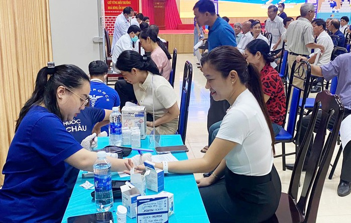 Hàng trăm đoàn viên, người lao động ở Đà Nẵng được chăm sóc sức khỏe miễn phí- Ảnh 1. Hàng trăm đoàn viên, người lao động ở Đà Nẵng được chăm sóc sức khỏe miễn phí- Ảnh 1.