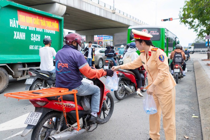 Những lộ trình di chuyển tránh ùn tắc trên Quốc lộ 51, Đồng Nai về TP HCM người dân cần lưu ý- Ảnh 1. Những lộ trình di chuyển tránh ùn tắc trên Quốc lộ 51, Đồng Nai về TP HCM người dân cần lưu ý- Ảnh 1.