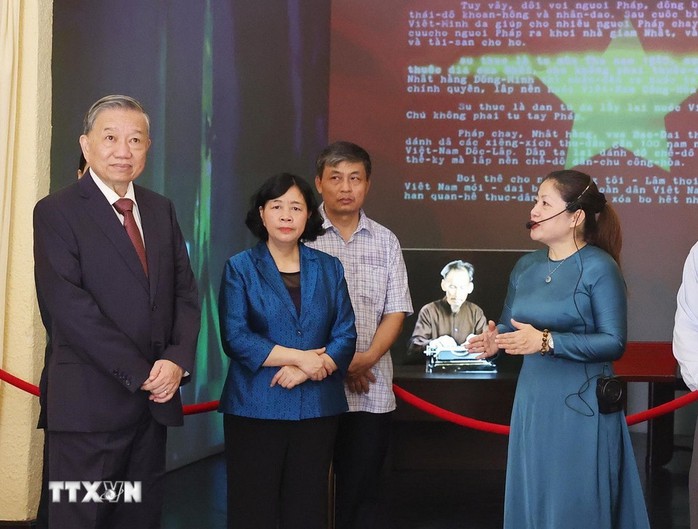 Tổng Bí thư Tô Lâm dâng hương tại nơi Chủ tịch Hồ Chí Minh viết Tuyên ngôn Độc lập- Ảnh 6. Tổng Bí thư Tô Lâm dâng hương tại nơi Chủ tịch Hồ Chí Minh viết Tuyên ngôn Độc lập- Ảnh 6.