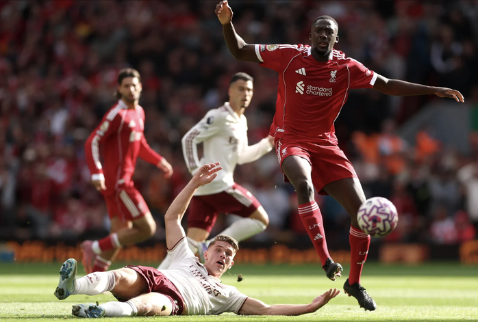 Szoboszlai ghi bàn siêu đỉnh, Liverpool hạ Arsenal đại chiến nước Anh - Ảnh 2.
