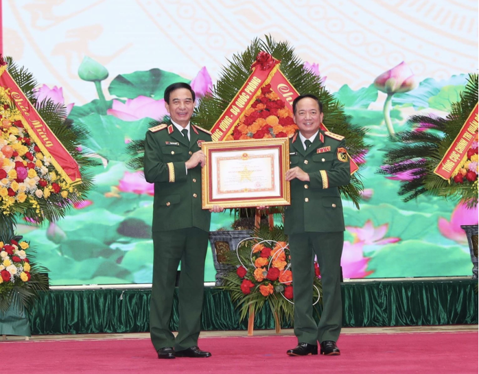 Đại tướng Phan Văn Giang được trao Huân chương Quân công Hạng nhất- Ảnh 1. Đại tướng Phan Văn Giang được trao Huân chương Quân công Hạng nhất- Ảnh 1.