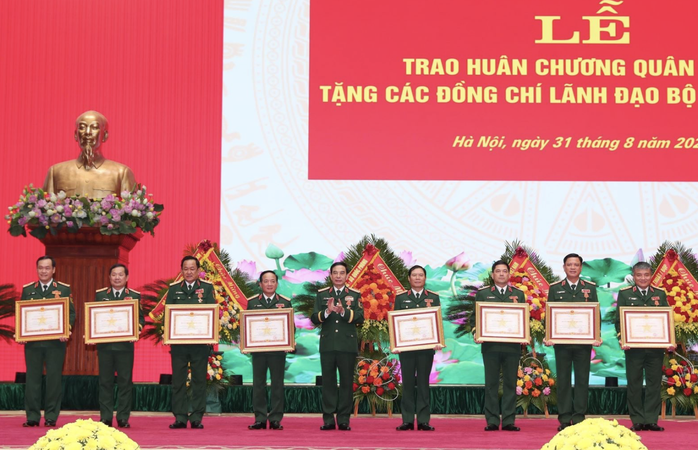 Đại tướng Phan Văn Giang được trao Huân chương Quân công Hạng nhất- Ảnh 2. Đại tướng Phan Văn Giang được trao Huân chương Quân công Hạng nhất- Ảnh 2.