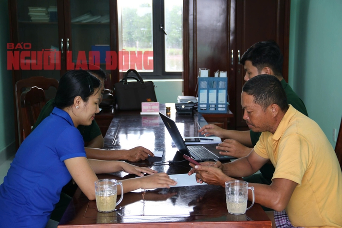 Thuyền buồm gặp sự cố ngòai khơi Cà Mau: Cứu hộ và điều tra tình hình - Ảnh 2. Thuyền buồm gặp sự cố ngòai khơi Cà Mau: Cứu hộ và điều tra tình hình - Ảnh 2.