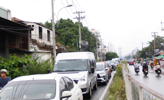 Công an TP HCM đưa ra lưu ý quan trọng với người dân quay lại TP HCM - Ảnh 1. Công an TP HCM đưa ra lưu ý quan trọng với người dân quay lại TP HCM - Ảnh 1.