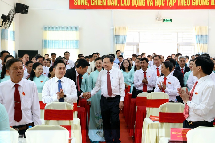 Chủ tịch Quốc hội Trần Thanh Mẫn khẳng định Chính quyền phải chủ động với người dân - Ảnh 1. Chủ tịch Quốc hội Trần Thanh Mẫn khẳng định Chính quyền phải chủ động với người dân - Ảnh 1.