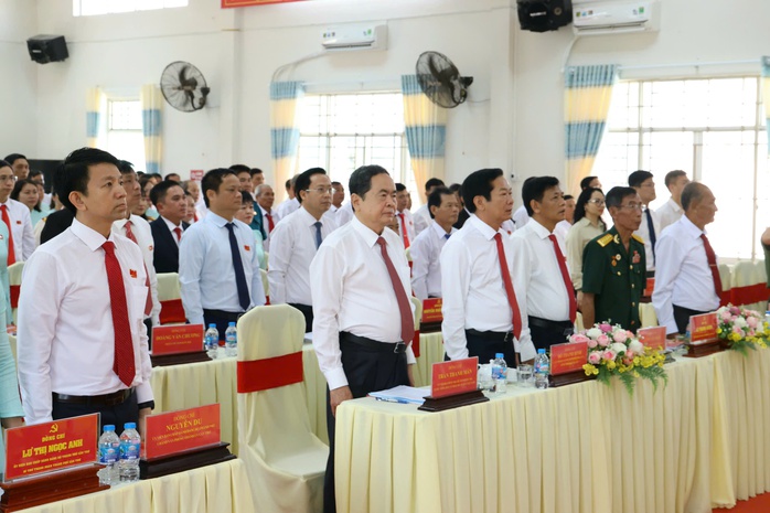 Chủ tịch Quốc hội Trần Thanh Mẫn khẳng định Chính quyền phải chủ động với người dân - Ảnh 2. Chủ tịch Quốc hội Trần Thanh Mẫn khẳng định Chính quyền phải chủ động với người dân - Ảnh 2.