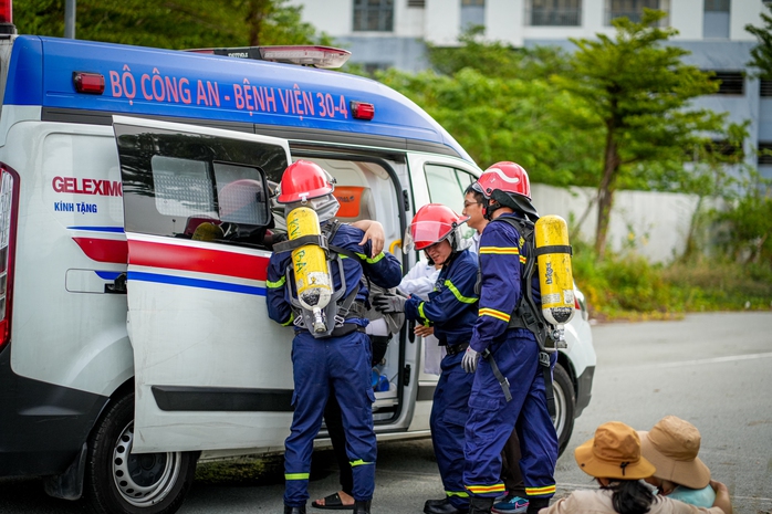 Tiến Luật, Lê Dương Bảo Lâm bị chỉ huy nhắc nhở vì "tiểu phẩm" quá nhiều - Ảnh 3.