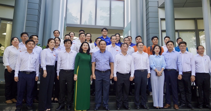 Hình ảnh Chủ tịch UBND TP HCM khảo sát tại Trung tâm Phục vụ hành chính công phường Bà Rịa- Ảnh 7. Hình ảnh Chủ tịch UBND TP HCM khảo sát tại Trung tâm Phục vụ hành chính công phường Bà Rịa- Ảnh 7.