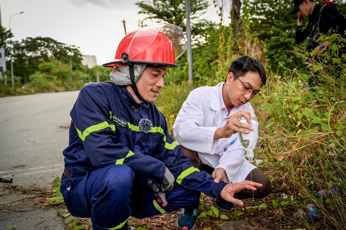 Tiến Luật, Lê Dương Bảo Lâm bị chỉ huy nhắc nhở vì "tiểu phẩm" quá nhiều - Ảnh 4.