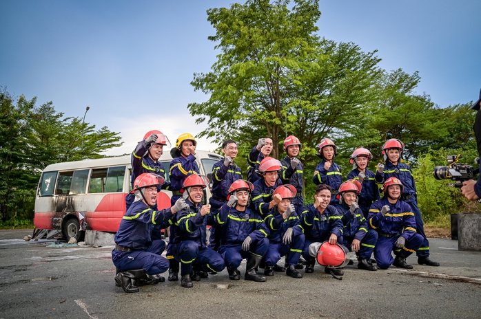 Tiến Luật, Lê Dương Bảo Lâm bị chỉ huy nhắc nhở vì "tiểu phẩm" quá nhiều - Ảnh 5.