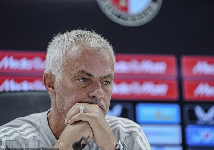 Jose Mourinho sốc nặng khi học trò cũ Jorge Costa đột ngột qua đời trên sân bóng- Ảnh 5.