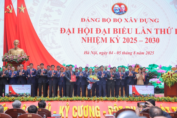 Thủ tướng Phạm Minh Chính trình bày 9 thành tựu của Đảng bộ Bộ Xây dựng - Ảnh 1.