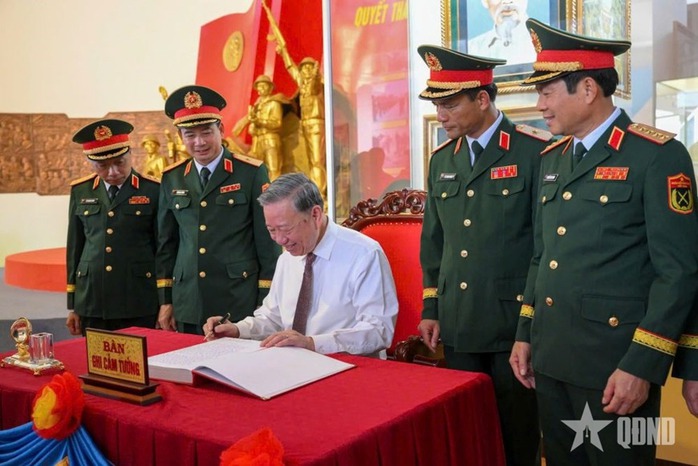 Tổng Bí thư Tô Lâm thăm và làm việc tại Quân đoàn 12 - Ảnh 4.