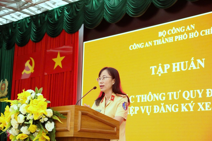 Sau sáp nhập, Công an TP HCM đã đăng ký xe cho gần 1.900 hồ sơ tại khu vực 2- Ảnh 1. Sau sáp nhập, Công an TP HCM đã đăng ký xe cho gần 1.900 hồ sơ tại khu vực 2- Ảnh 1.