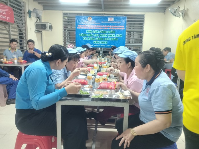 Bộ Tài chính đề xuất quy định miễn, giảm, tạm dừng đóng kinh phí Công đoàn - Ảnh 1.