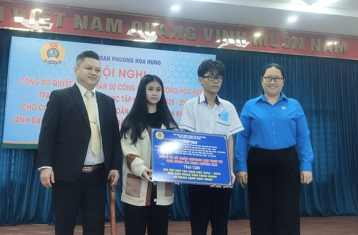 Công bố quyết định nhân sự Công đoàn phường Hòa Hưng - Ảnh 2.
