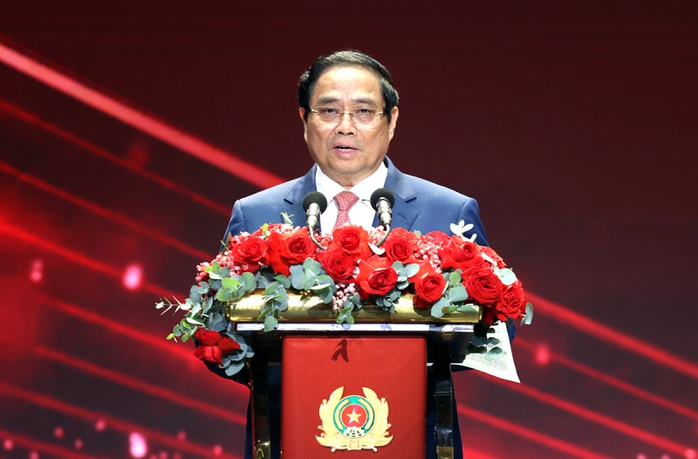 Thủ tướng Phạm Minh Chính: Công an nhân dân là "điểm tựa bình yên" của nhân dân- Ảnh 2. Thủ tướng Phạm Minh Chính: Công an nhân dân là "điểm tựa bình yên" của nhân dân- Ảnh 2.