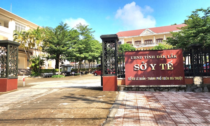 Sở Y tế tỉnh Đắk Lắk "lên tiếng" vụ nhiều bác sĩ "chạy" chứng chỉ hành nghề y giá trăm triệu- Ảnh 2. Sở Y tế tỉnh Đắk Lắk "lên tiếng" vụ nhiều bác sĩ "chạy" chứng chỉ hành nghề y giá trăm triệu- Ảnh 2.