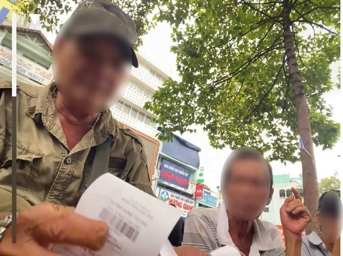Lãnh đạo TP HCM yêu cầu Công an làm rõ nội dung Báo Người Lao Động phản ánh về "cò" khám bệnh - Ảnh 2.