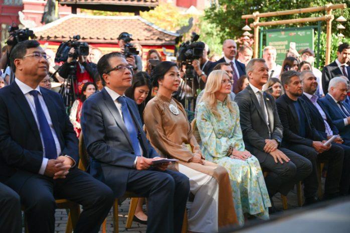 Phu nhân Tổng Bí thư dự Lễ hội Văn hóa Việt Nam tại Moscow- Ảnh 1. Phu nhân Tổng Bí thư dự Lễ hội Văn hóa Việt Nam tại Moscow- Ảnh 1.