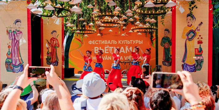 Phu nhân Tổng Bí thư dự Lễ hội Văn hóa Việt Nam tại Moscow- Ảnh 3. Phu nhân Tổng Bí thư dự Lễ hội Văn hóa Việt Nam tại Moscow- Ảnh 3.