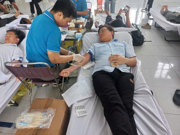Hoạt động hiến máu tình nguyện Tại phường Bình Dương , TP HCM ngày 6 - 8 - Ảnh 4. Hoạt động hiến máu tình nguyện Tại phường Bình Dương , TP HCM ngày 6 - 8 - Ảnh 4.
