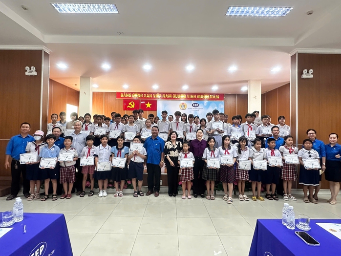 Học bổng CEP tiếp sức người lao động khó khăn - Ảnh 1.