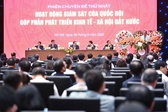 TS Trần Du Lịch: Thị trường bất động sản hiện nay như máy bay chỉ có hạng thương gia- Ảnh 1. TS Trần Du Lịch: Thị trường bất động sản hiện nay như máy bay chỉ có hạng thương gia- Ảnh 1.
