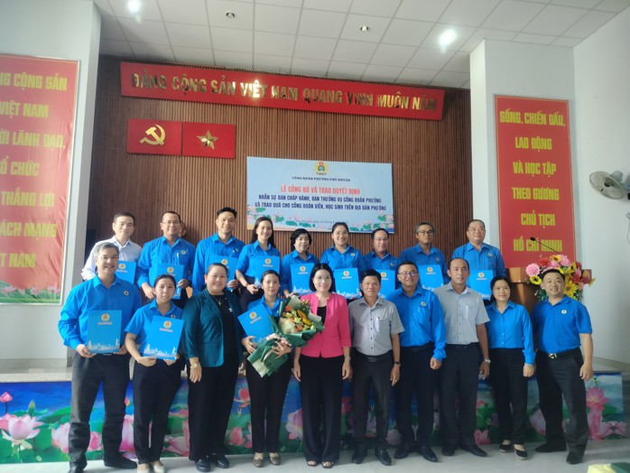 Công đoàn phường Phú Nhuận chăm lo cho đoàn viên sau khi kiện toàn bộ máy- Ảnh 1. Công đoàn phường Phú Nhuận chăm lo cho đoàn viên sau khi kiện toàn bộ máy- Ảnh 1.
