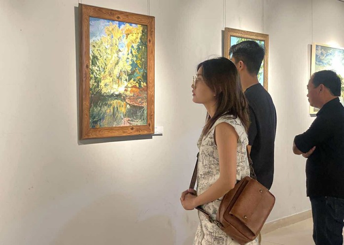 Hấp dẫn, sinh động với triển lãm "Đung đưa với nắng"- Ảnh 3.