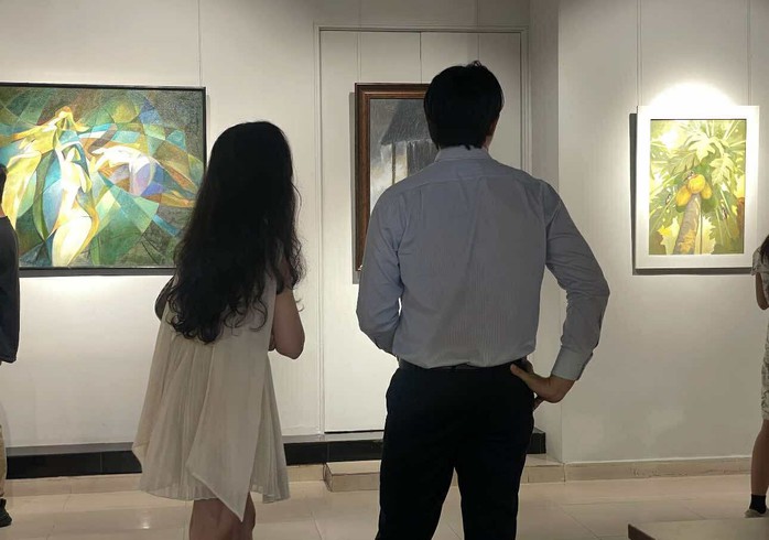 Hấp dẫn, sinh động với triển lãm "Đung đưa với nắng"- Ảnh 4.