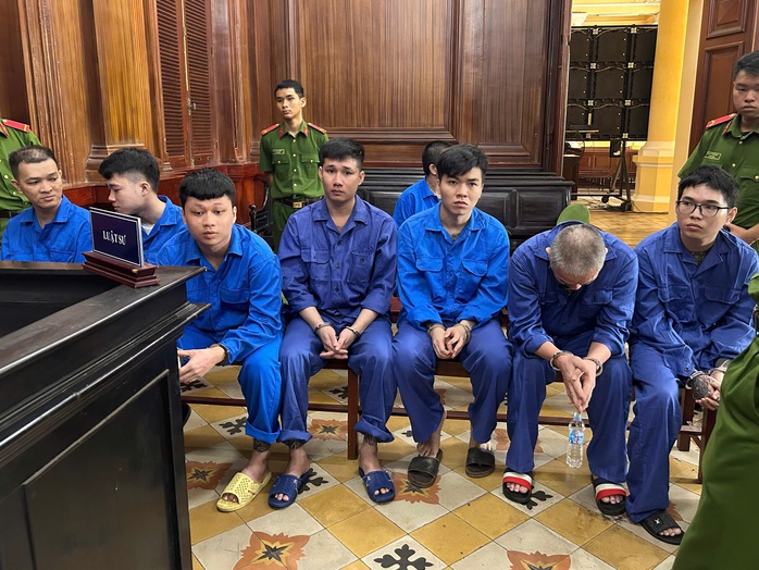 TP HCM Xét xử băng nhóm Mua bán vũ khí quân dụng nghiêm trọng - Ảnh 1. TP HCM Xét xử băng nhóm Mua bán vũ khí quân dụng nghiêm trọng - Ảnh 1.