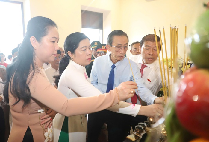 Triển lãm Vinh quang 80 năm Quốc hội Việt Nam tại TP HCM - Ảnh 6. Triển lãm Vinh quang 80 năm Quốc hội Việt Nam tại TP HCM - Ảnh 6.