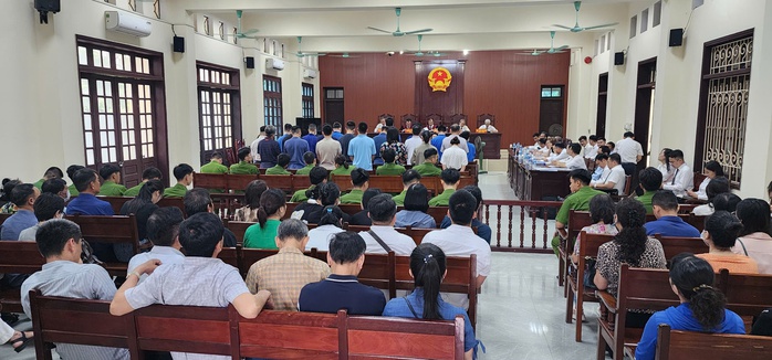 Trả hồ sơ để điều tra bổ sung vụ 14 cựu cán bộ hải quan tiếp tay cho buôn lậu- Ảnh 2.