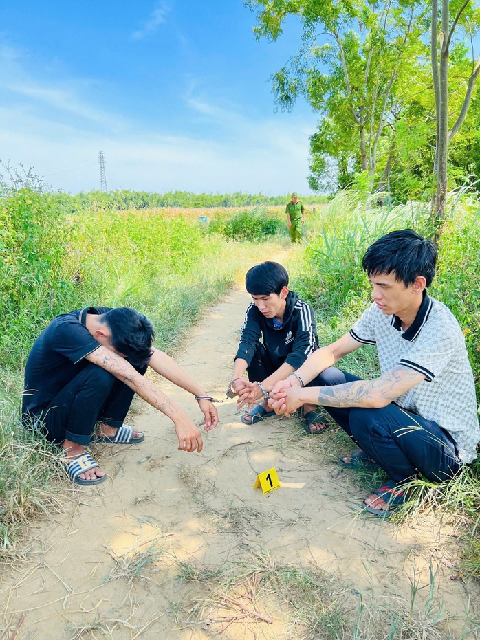 Vạch trần bí mật đằng sau đối tượng có biệt danh Hiếu "lé"- Ảnh 1. Vạch trần bí mật đằng sau đối tượng có biệt danh Hiếu "lé"- Ảnh 1.