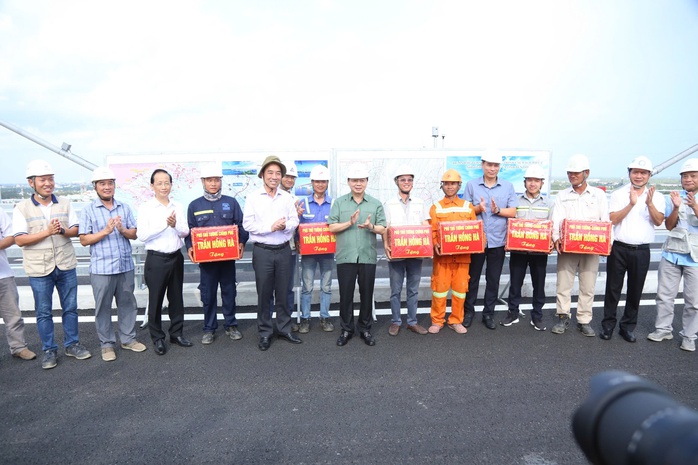 Cầu Rạch Miễu 2 sẽ khai thác ngày 19 - 8, kết nối Đồng Tháp và Vĩnh Long - Ảnh 4. Cầu Rạch Miễu 2 sẽ khai thác ngày 19 - 8, kết nối Đồng Tháp và Vĩnh Long - Ảnh 4.