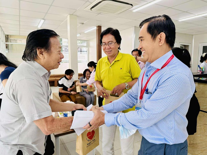 NSND Kim Cương cảm động trước tình cảm của Viện Tim TP HCM, khám bệnh tổng quát cho nghệ sĩ- Ảnh 2.
