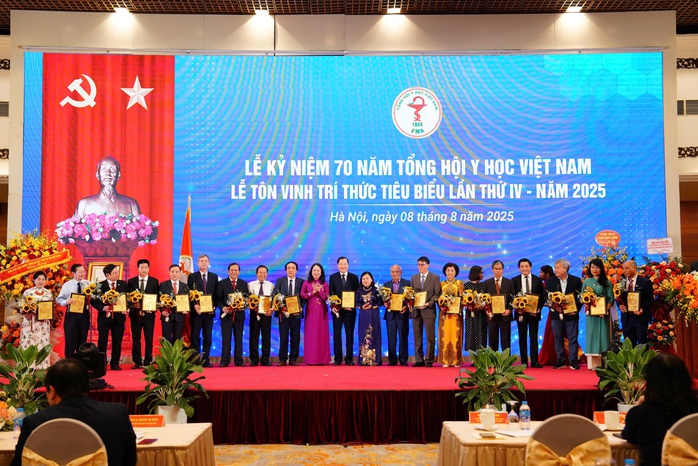 Tôn vinh 80 trí thức tiêu biểu ngành y- Ảnh 2.