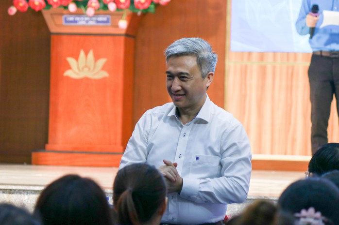 Lãnh đạo thành phố ra sức chăm lo, "không để ai bị bỏ lại phía sau" - Ảnh 1.
