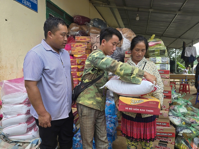 Bài dự thi cuộc thi viết "Lòng tốt quanh ta": Trưởng bản vì dân ở Tây Bắc - Ảnh 1.