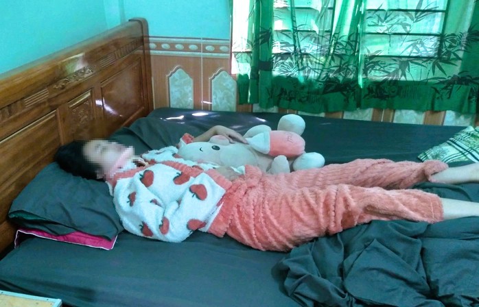 Truy tố, sắp đưa ra xét xử 6 nữ sinh "đánh hội đồng" nữ sinh lớp 11 gãy đốt sống cổ- Ảnh 2. Truy tố, sắp đưa ra xét xử 6 nữ sinh "đánh hội đồng" nữ sinh lớp 11 gãy đốt sống cổ- Ảnh 2.