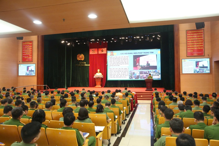 Công an Hà Nội mở cao điểm tấn công, trấn áp tội phạm- Ảnh 2. Công an Hà Nội mở cao điểm tấn công, trấn áp tội phạm- Ảnh 2.