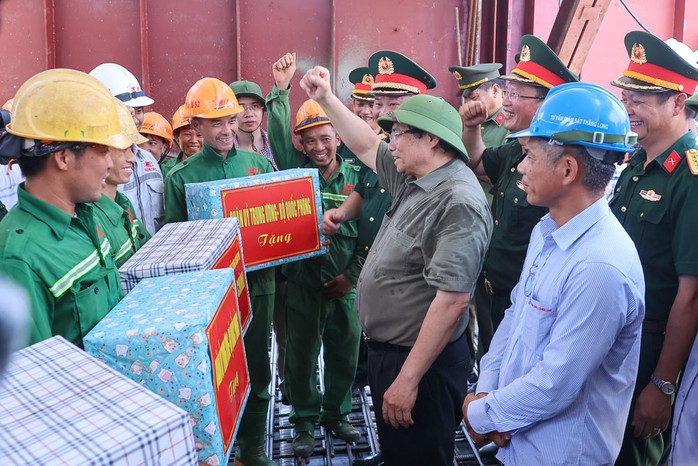 Thúc đẩy tiến độ nhiều dự án hạ tầng trọng điểm- Ảnh 1. Thúc đẩy tiến độ nhiều dự án hạ tầng trọng điểm- Ảnh 1.