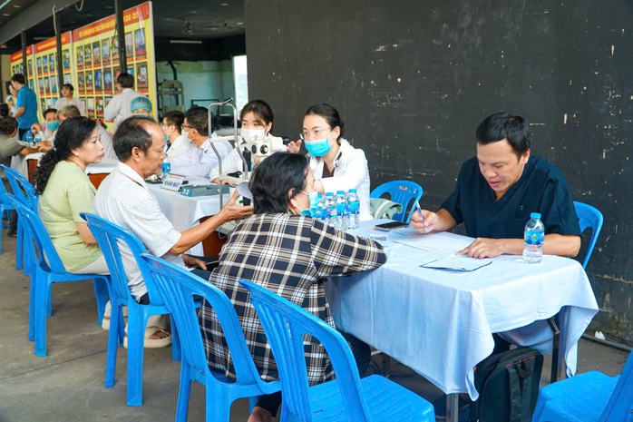 Ấm áp chương trình chăm lo an sinh xã hội tại phường Tân Tạo - Ảnh 1. Ấm áp chương trình chăm lo an sinh xã hội tại phường Tân Tạo - Ảnh 1.