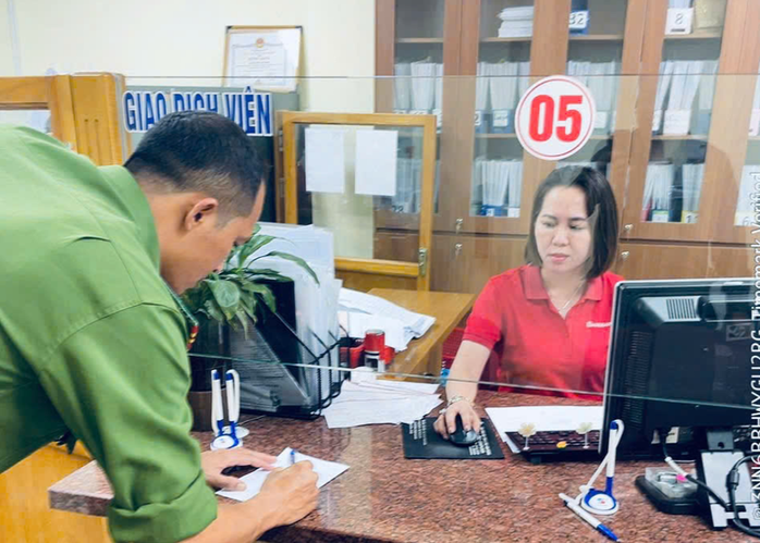 Kịp thời ngăn chặn lừa đảo chuyển 100 triệu đồng cho kẻ giả danh công an- Ảnh 3.