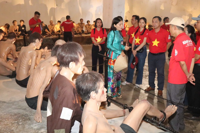 Hình ảnh Chi bộ Tòa soạn Báo Người Lao Động về nguồn tại Côn Đảo- Ảnh 7. Hình ảnh Chi bộ Tòa soạn Báo Người Lao Động về nguồn tại Côn Đảo- Ảnh 7.