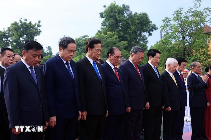 80 năm Quốc khánh: Lãnh đạo Đảng, Nhà nước vào Lăng viếng Chủ tịch Hồ Chí Minh- Ảnh 3. 80 năm Quốc khánh: Lãnh đạo Đảng, Nhà nước vào Lăng viếng Chủ tịch Hồ Chí Minh- Ảnh 3.