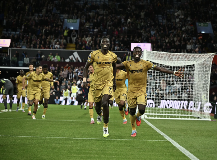 Crystal Palace thăng hoa, hạ gục Aston Villa 3-0 tại Villa Park- Ảnh 7. Crystal Palace thăng hoa, hạ gục Aston Villa 3-0 tại Villa Park- Ảnh 7.